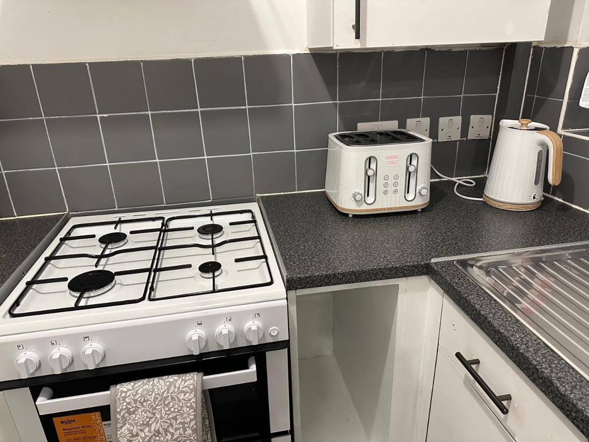 Lovely 2bedroom 4mins From Wimbledon Station Apartment *
